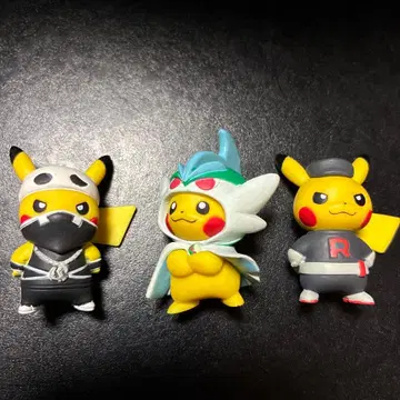메가 판초를 입은 피카츄, 메가 엘레이드, 단원 놀이 피카츄 3체 세트