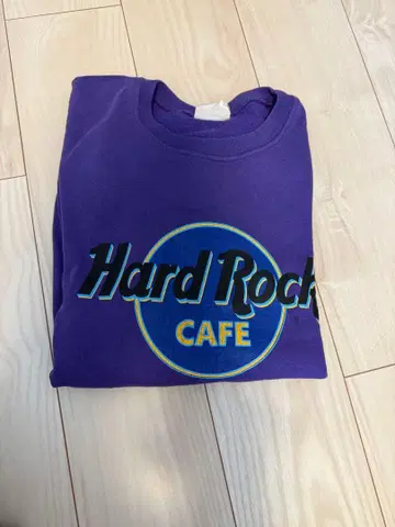 레어 하드 록 트레이닝복