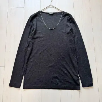 새상품급 브루넬로쿠치넬리 모니엘레 장식 울 V넥 롱 슬리브 니트 L