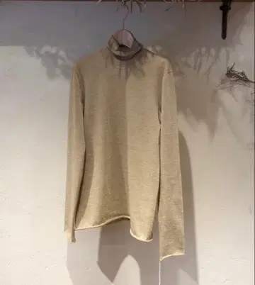 nowos 라메 터틀넥 니트