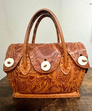 그레이스 콘티넨탈 카빙 백