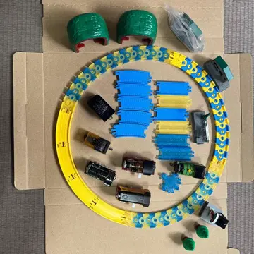 캡슐 프라레일 토마스