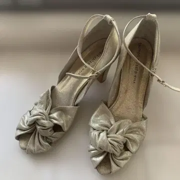 츠모리 치사토 하이힐 펌프스