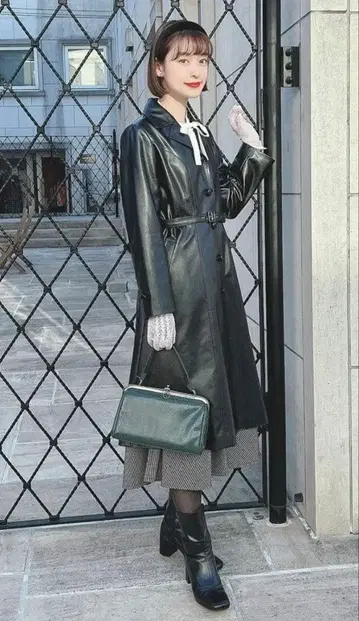 인조 가죽 오픈 카라 코트/an another angelus