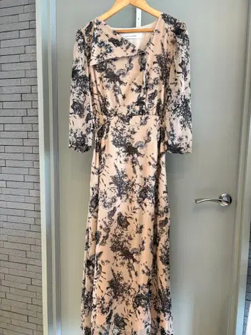 러그넘버문 꽃무늬 7부 소매 맥시 성인 원피스