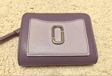 컨디션 최상 마크제이콥스 이단 접이식 가죽 개운 지갑 라벤더