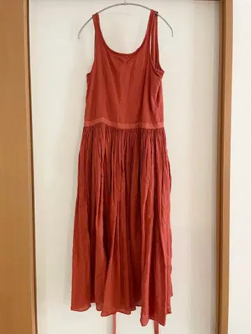 새상품급 나이젤카본 에이프런 드레스 오렌지