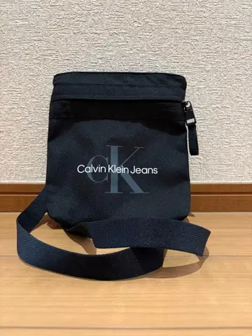 캘빈 클라인 숄더백