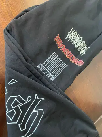 그래픽 프린트 조거 팬츠 블랙