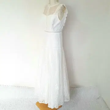 새상품급 ERUKEI 엘르 롱 드레스 화이트 레이스 슬리브리스 A라인