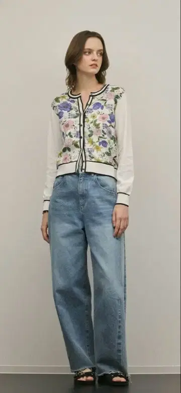 미사용 새상품 그레이스 콘티넨탈 프린트 니트 가디건 36