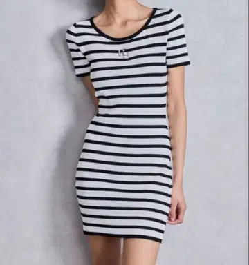 GG 플레이트 하프 슬리브 니트 원피스