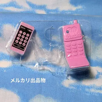 스마트폰과 스마트폰 케이스 barbie