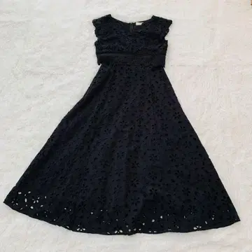 Noela 블랙 꽃무늬 자수 슬리브리스 원피스 M 사이즈