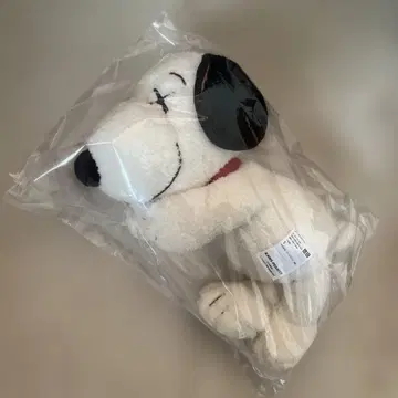 KAWS 카우스 유니클로 스누피 봉제 인형 UNIQLO SNOOPY
