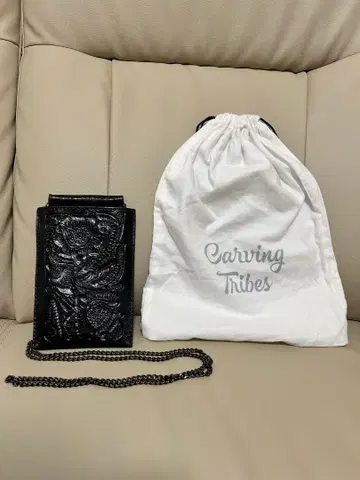 그레이스 콘티넨탈 carving tribes 스마트폰 숄더 블랙