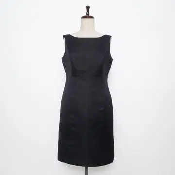 새상품급 브룩스브라더스 슬리브리스 드레스 입체 블랙 사이즈 2*MD135