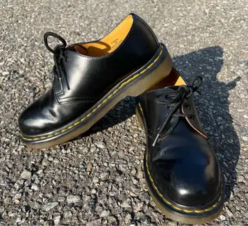 동글동글 귀여운 닥터마틴 1461 3홀 UK3 블랙