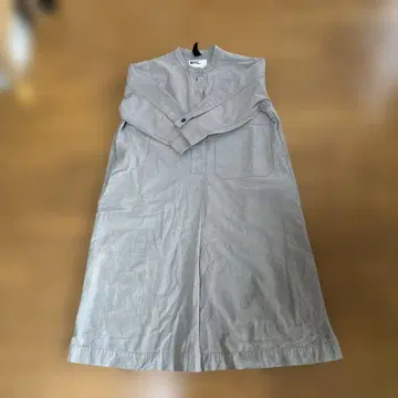 MHL, 베이지 긴팔 셔츠 원피스