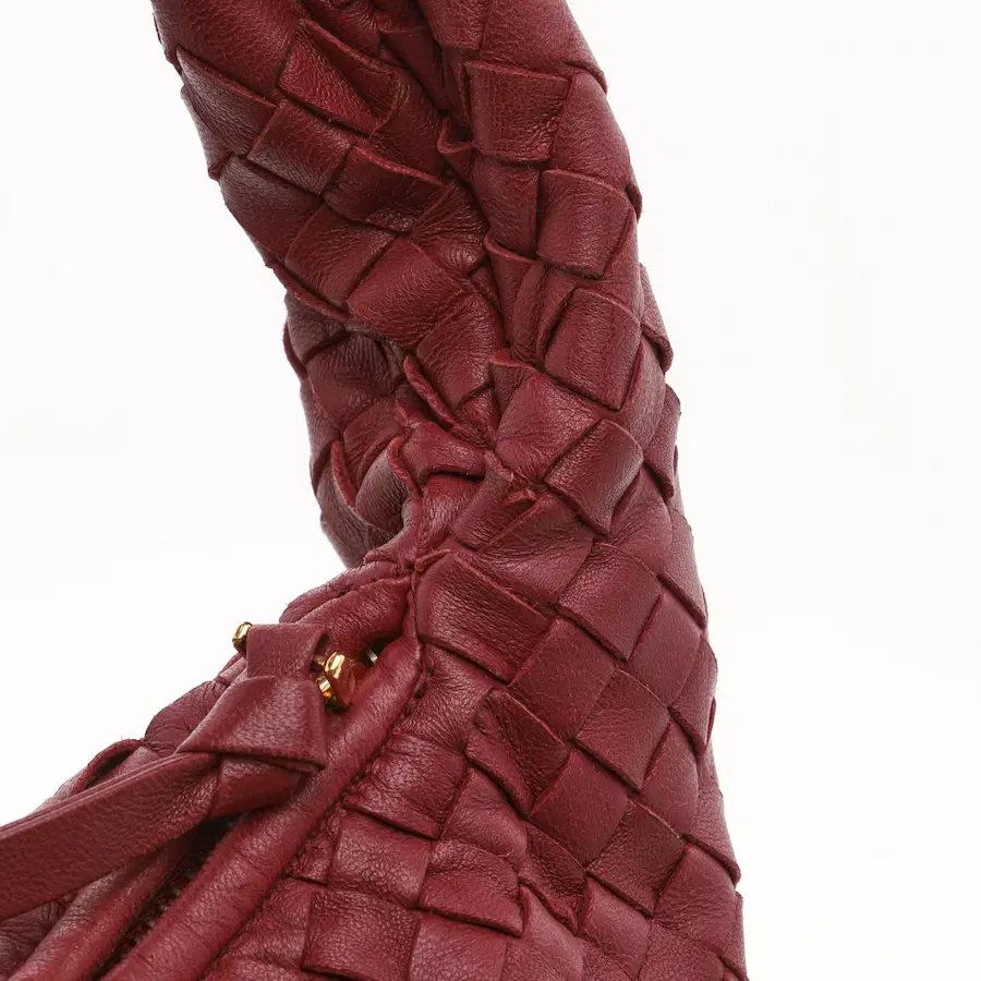 宝缇嘉(Bottega Veneta)Intrecciato 编织 hobo 包