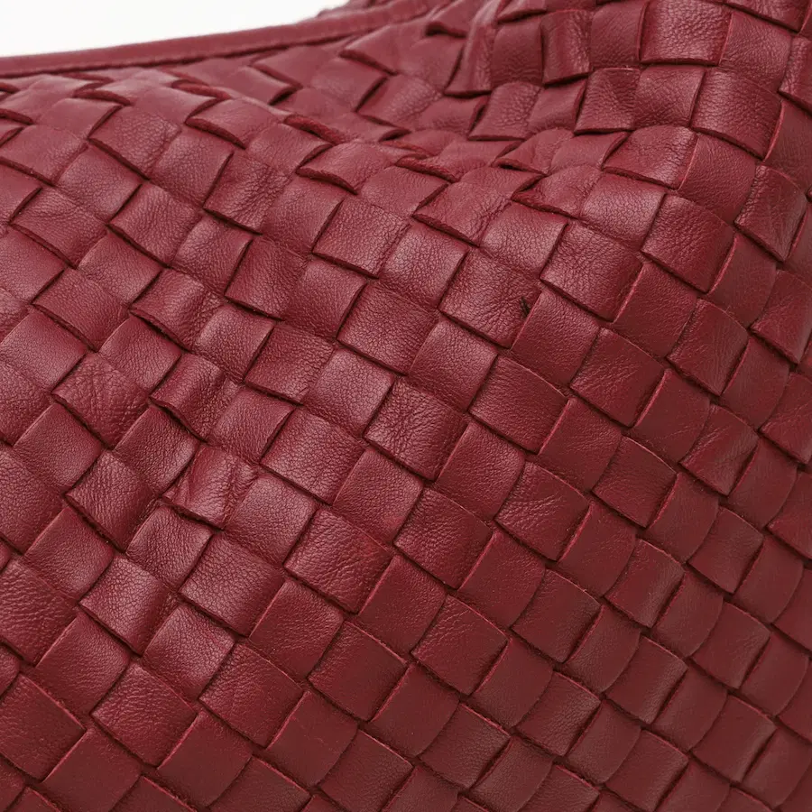 宝缇嘉(Bottega Veneta)Intrecciato 编织 hobo 包