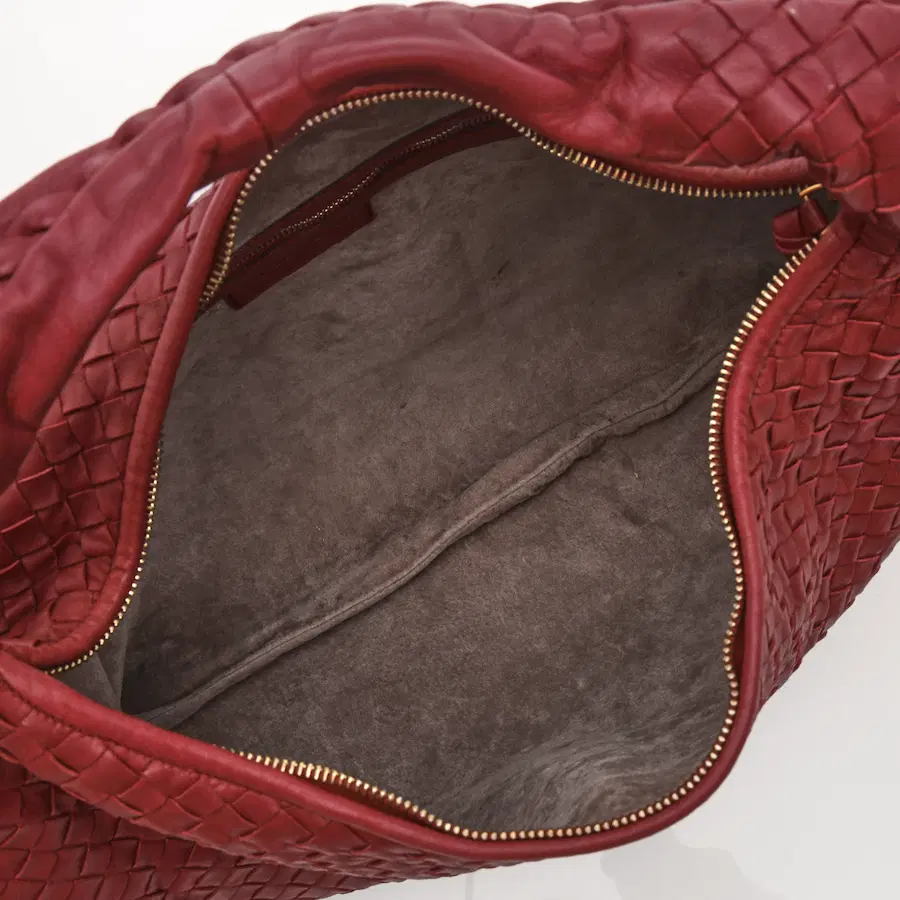 宝缇嘉（Bottega Veneta）Intrecciato 编织 hobo 包
