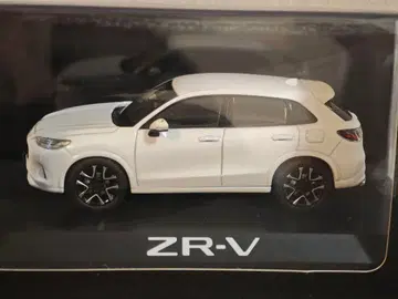 하비 재팬 1/43 혼다 ZR-V e:HEV 화이트