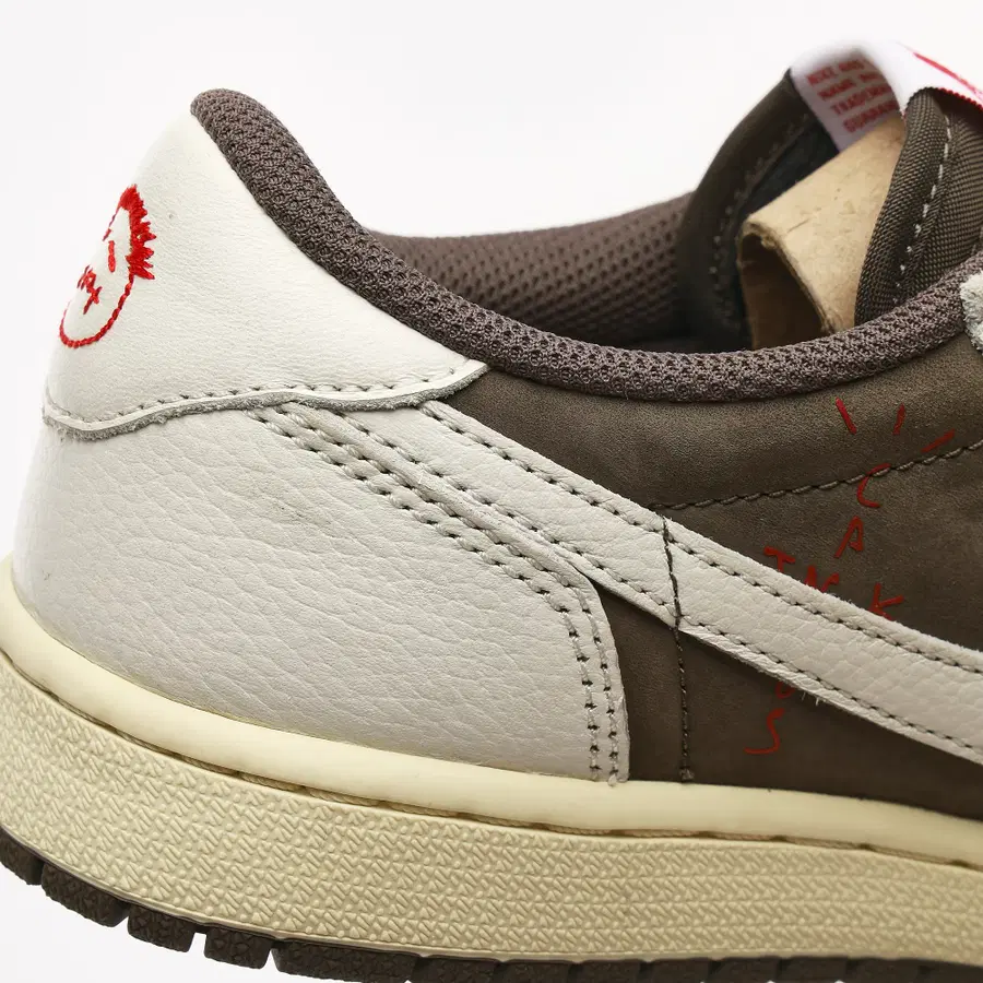 [255] Air Jordan 1 x Travis Scott Retro Low OG "Sail and Rezhok"