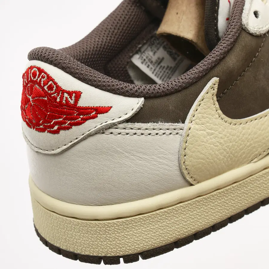 [255] Air Jordan 1 x Travis Scott Retro Low OG "Sail and Rezhok"
