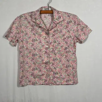 EAST BOY의 미니 꽃무늬 반팔 셔츠