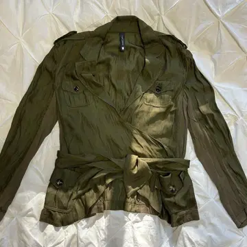 마크케인 Marc cain 밀리터리 셔츠 올리브색 랩 스타일