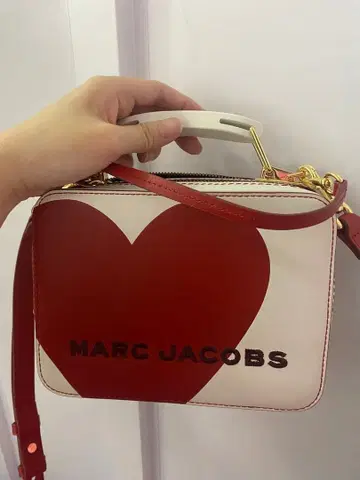 마크제이콥스 하트 무늬 숄더백