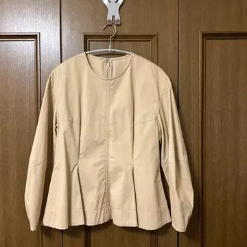 에스트네이션 베이지 스트레치 디자인 블라우스