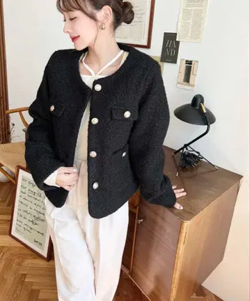 페이크 링 울 골드 버튼 노카라 자켓 블랙 퀼팅