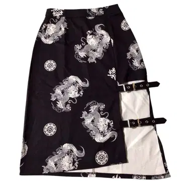 새상품급 일본풍 패턴 용 가죽 벨트 포함 롱 스커트 블랙 S