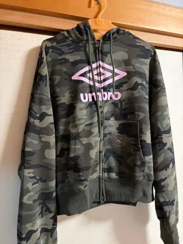 umbro 카모플라쥬 풀 집업 후드티