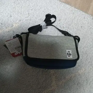 CHUMS 숄더백 그레이/네이비 새상품