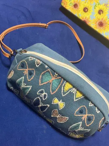 미나 페르호넨 나비 숄더백