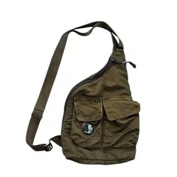 C.P. Company 올리브 숄더백 나일론
