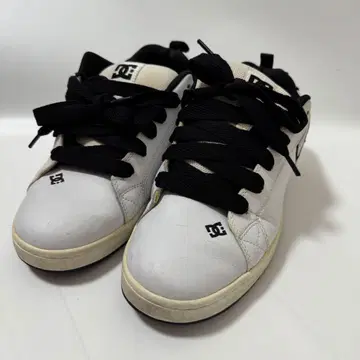 DC SHOES 남성용 화이트 스니커즈 로고 디자인 신발