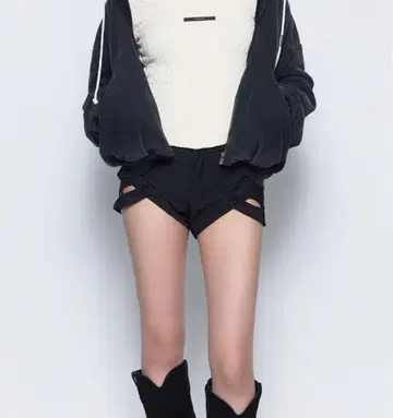 theredthread S v-cut mini shorts