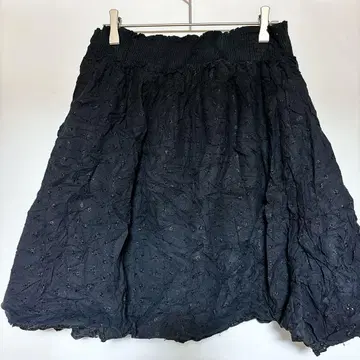 가격 인하 환영 Mix Nouveau 아이렛 자수 벌룬 스커트 블랙