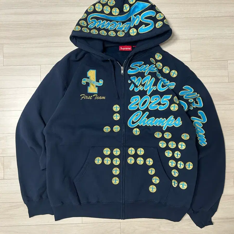 Supreme Box Logo Hoodie 24 Navy M #슈프림후드 on Bunjang Global Site.
