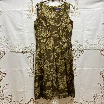 M'S GRACY 슬리브리스 원피스 & CATLE CLUB 튤 세트