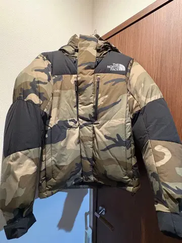 발트로 라이트 자켓 M 카모플라쥬 더 노스페이스
