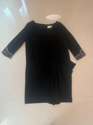 [그레이스 콘티넨탈] 블랙 비즈 자수 긴팔 원피스 사이즈 38