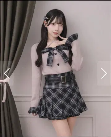 pium 체크 레이어드 리본 니트탑 가죽 벨트 포함 플리츠 스커트