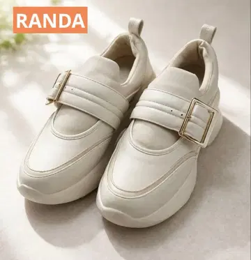 RANDA M 사이즈 버클 디자인 통굽 스니커즈