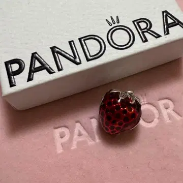 PANDORA 참 딸기