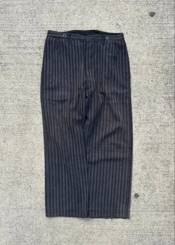 30s 스트라이프 슬랙스 블랙 샴브레이